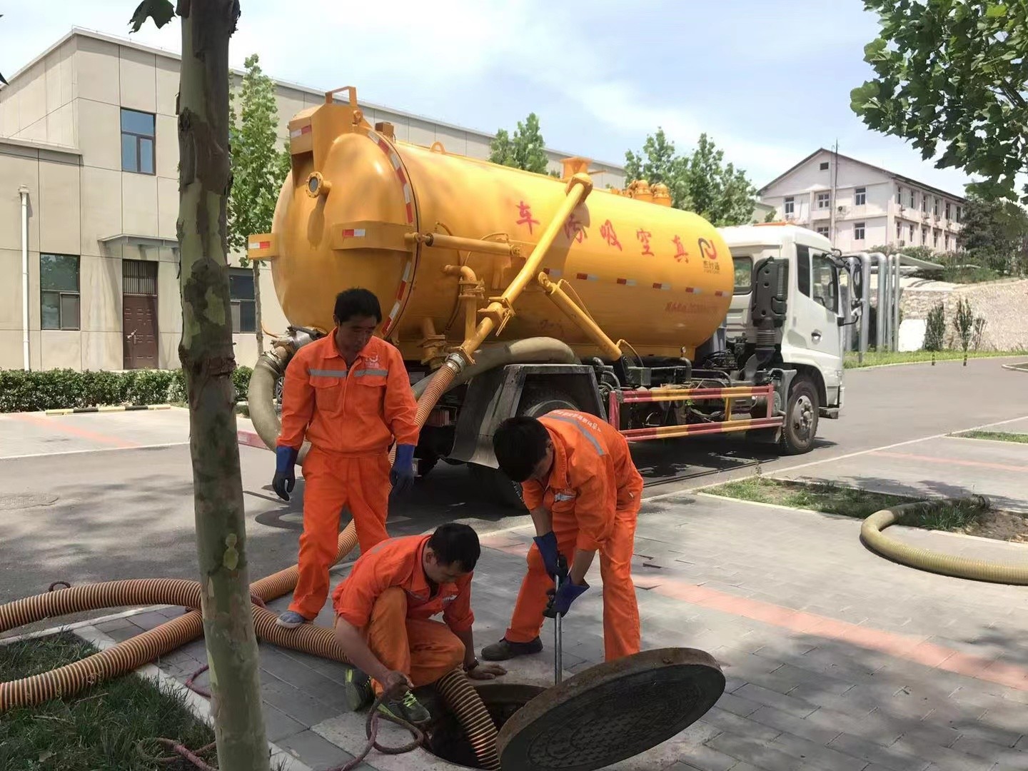 工农化粪池清理与5-8吨吸粪车施工效率分析